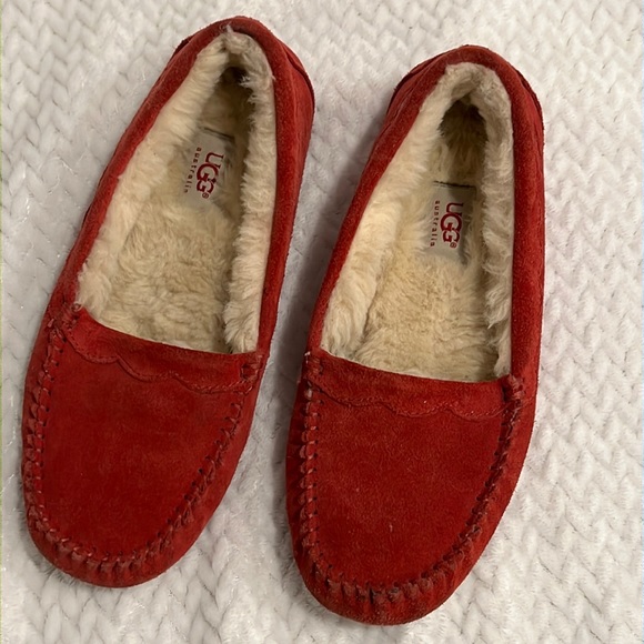 UGG Shoes - UGG Australia Red Suede Womens Driving Moccasins Slippers Size 8